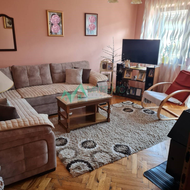 Kuća Prodaja Crvenka  260 m2