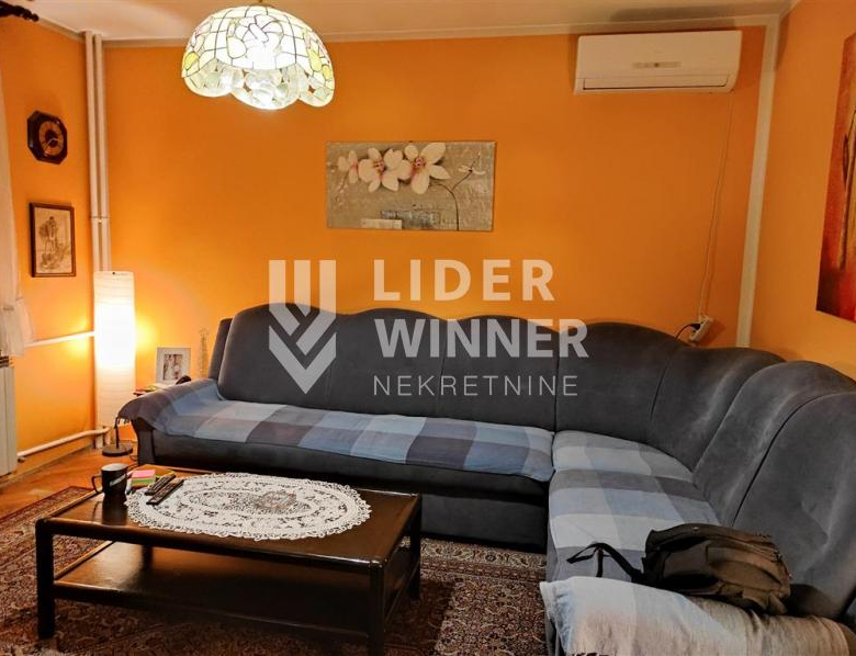 2 stana u kući + garaža od 22m2 ID#113938.