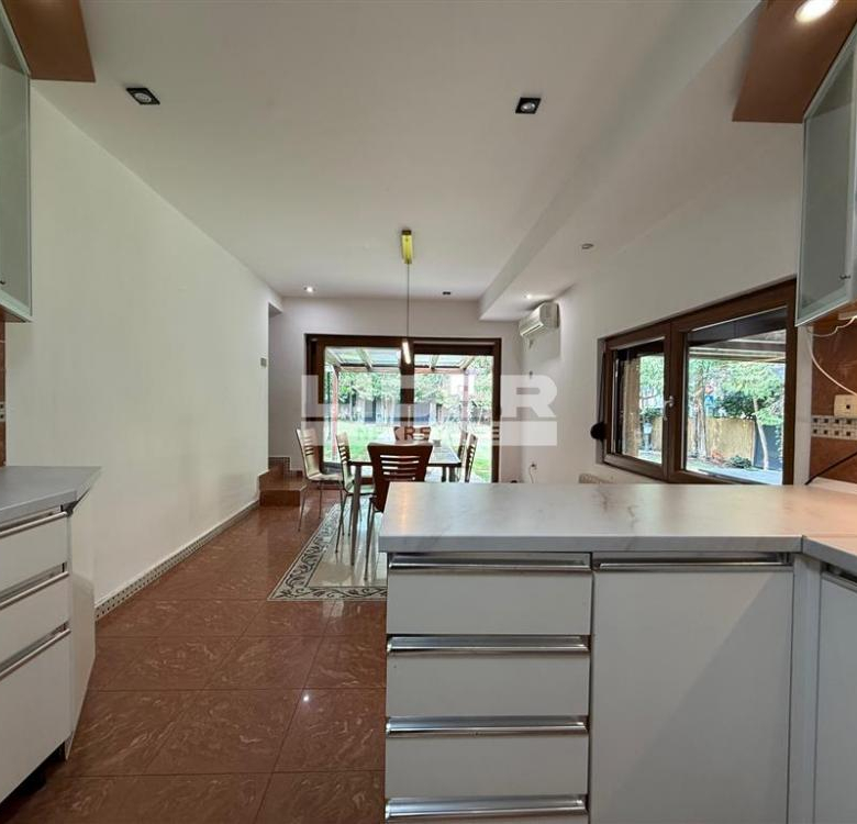 Kuća Izdavanje Beograd Dedinje 150 m2