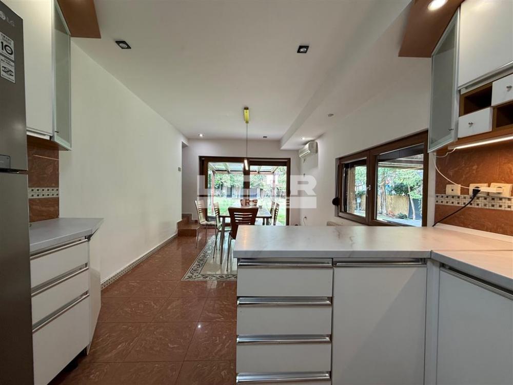 Kuća Izdavanje Beograd Dedinje 150 m2