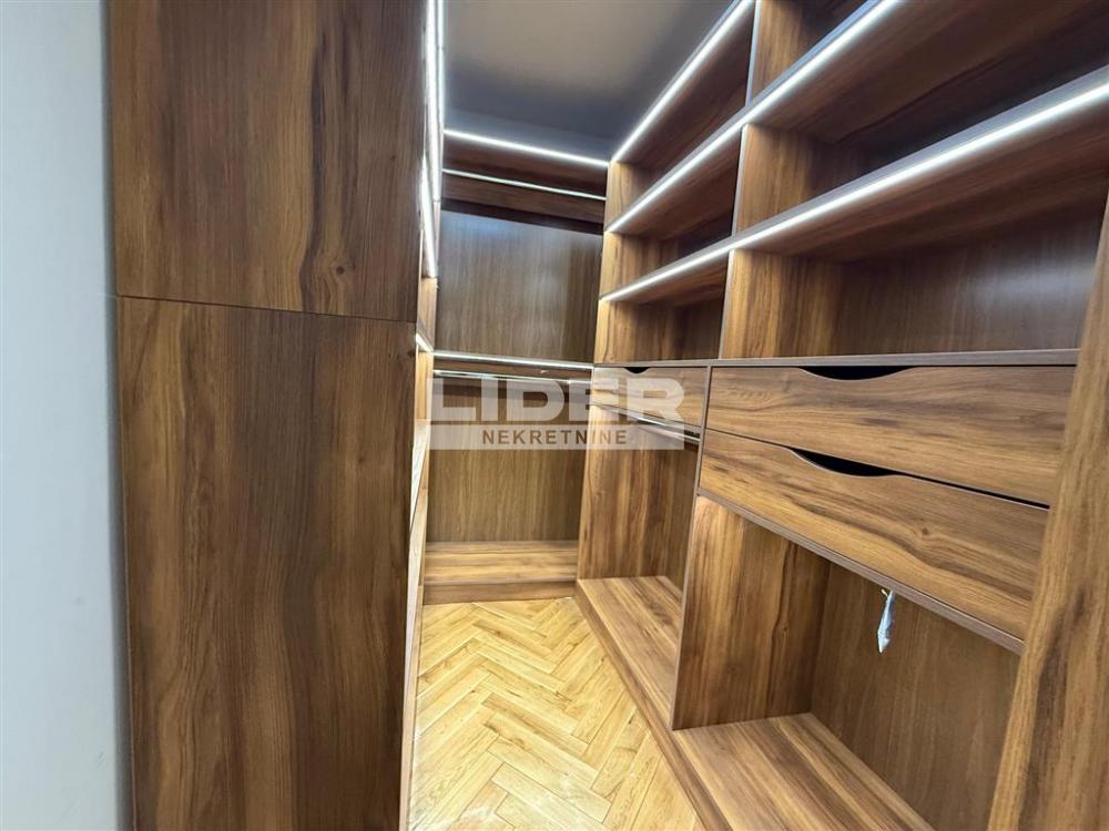 Kuća Izdavanje Beograd Dedinje 150 m2