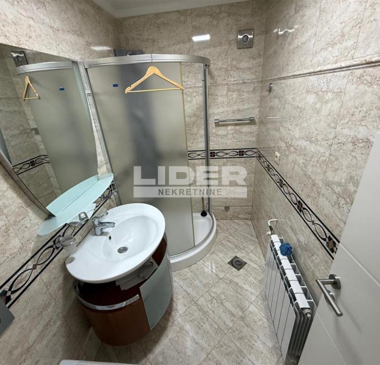 Kuća Izdavanje Beograd Dedinje 150 m2