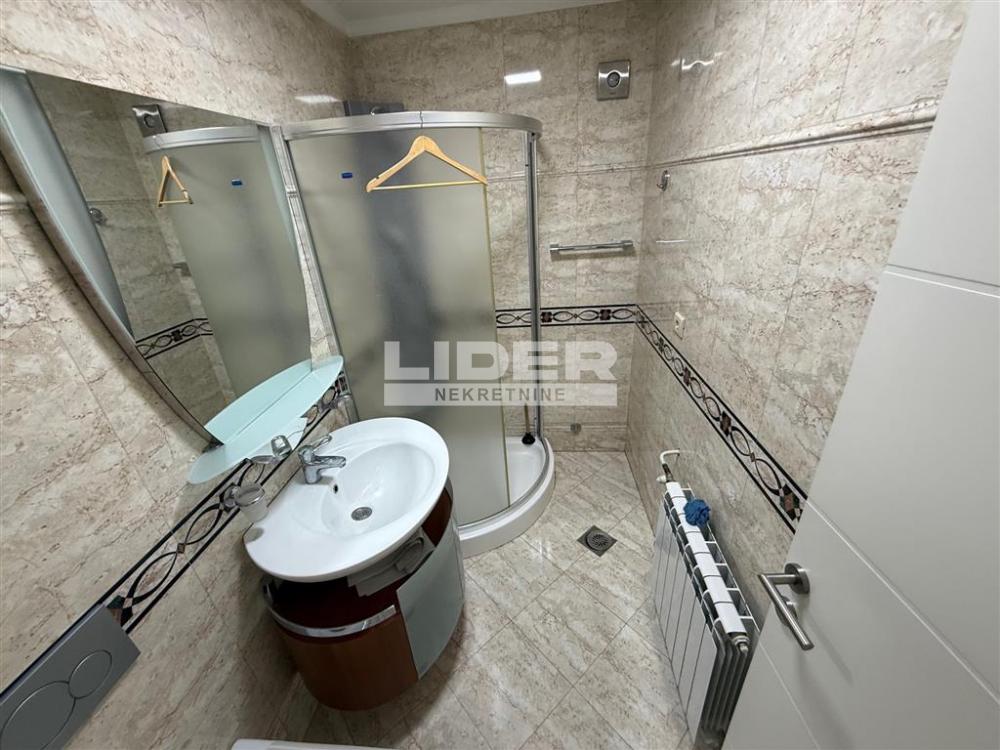 Kuća Izdavanje Beograd Dedinje 150 m2