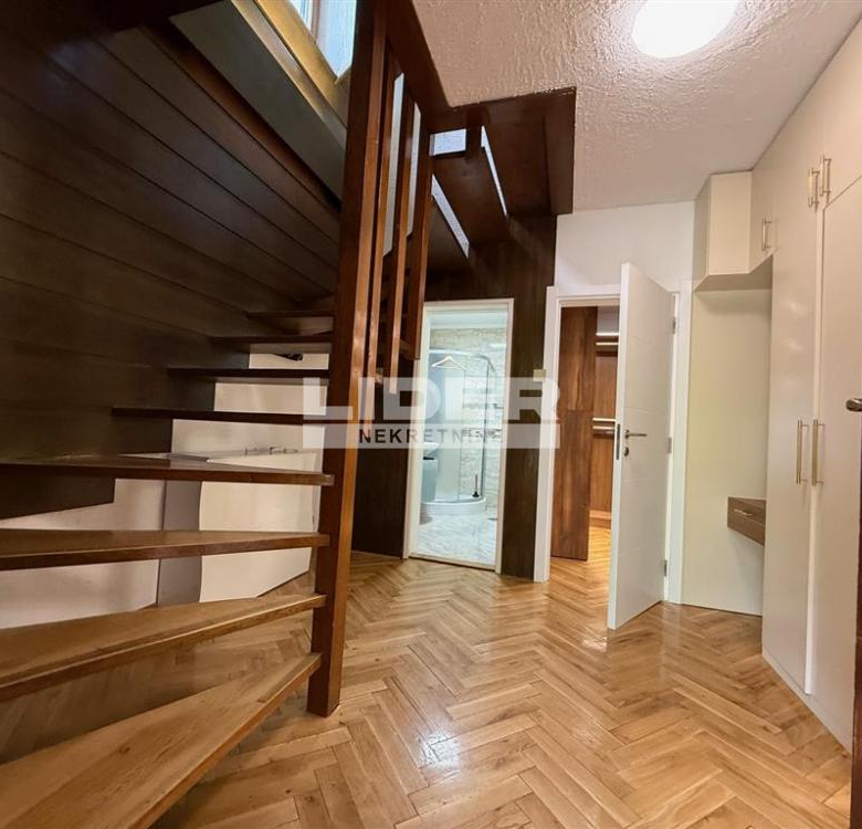 Kuća Izdavanje Beograd Dedinje 150 m2
