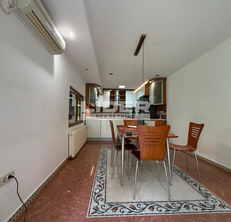 Kuća Izdavanje Beograd Dedinje 150 m2