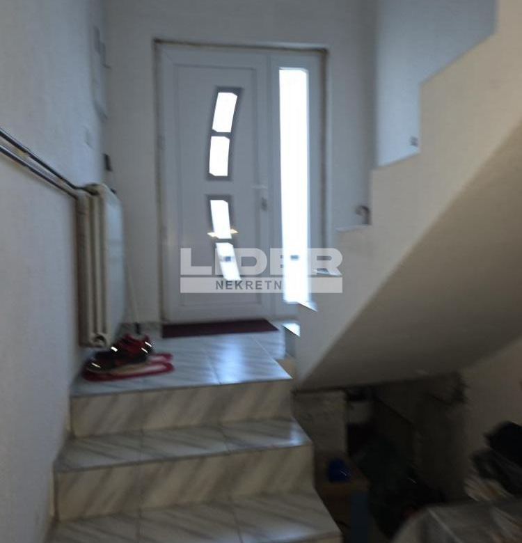 Kuća Prodaja Beograd Zuce 247 m2