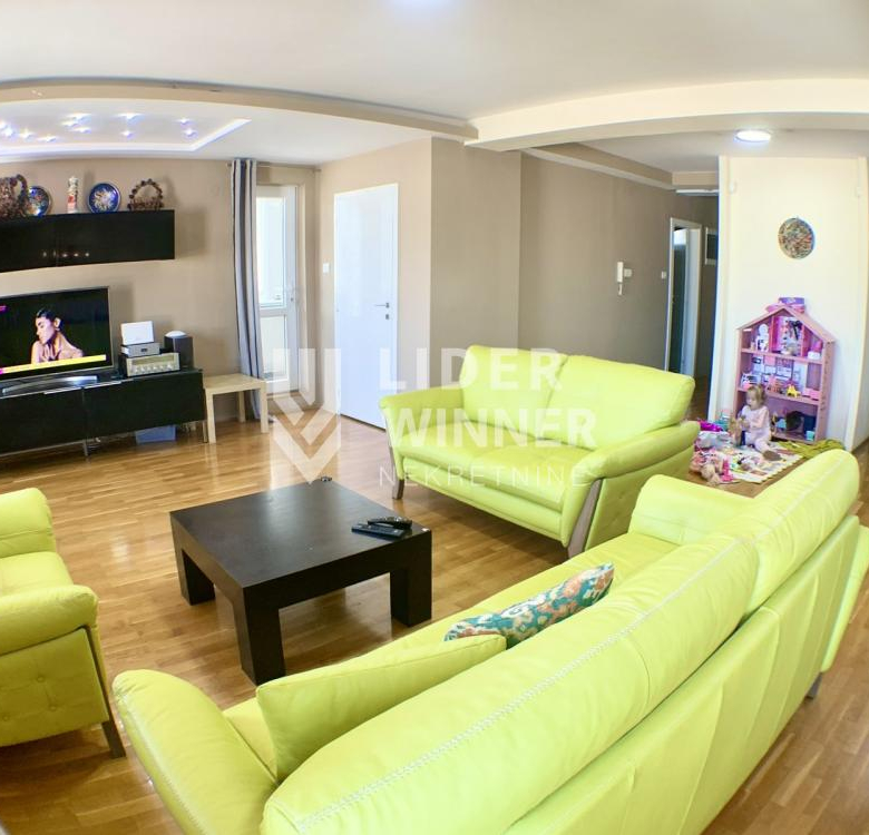 Stan Prodaja Beograd Đeram Pijaca 157 m2