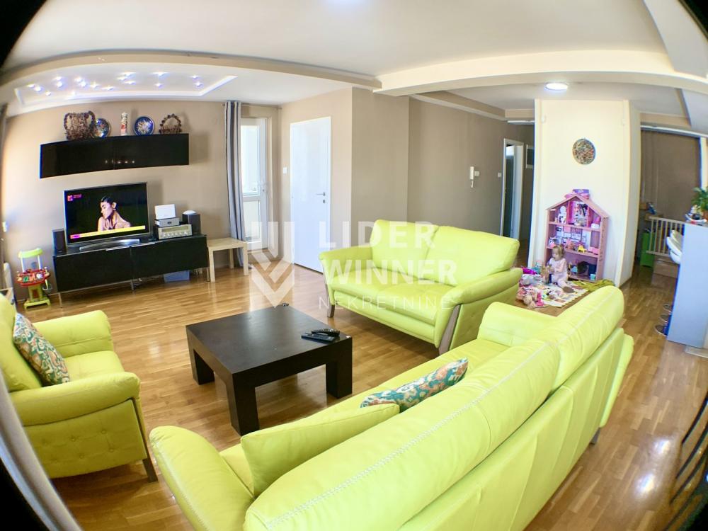 Stan Prodaja Beograd Đeram Pijaca 157 m2