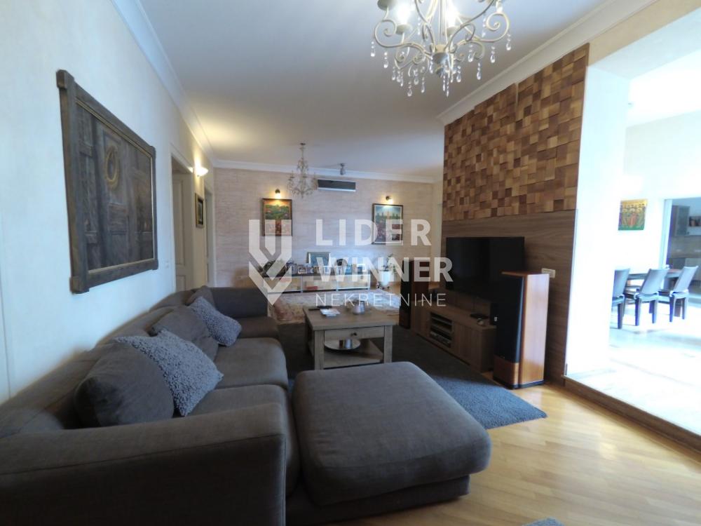 Stan Prodaja Beograd Stan Prodaja Beograd Hram Svetog Save 190 m2