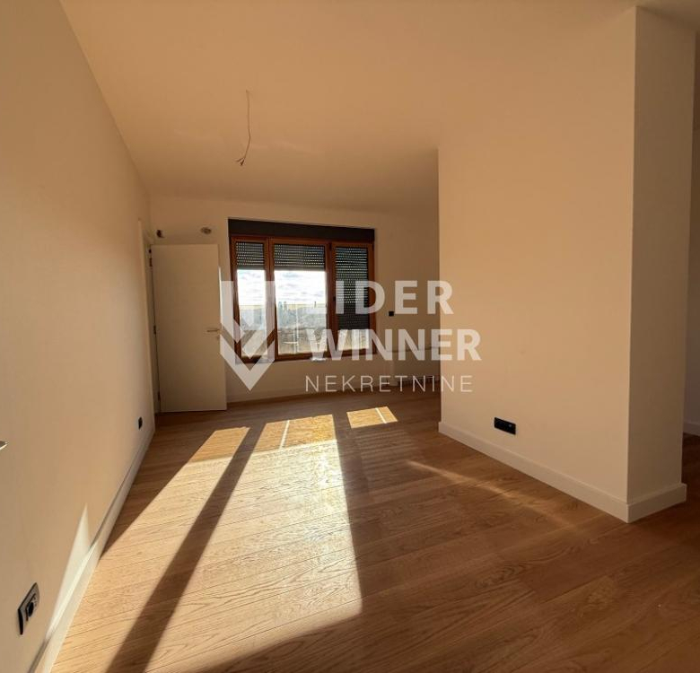 Stan Prodaja Beograd Autokomanda 220 m2