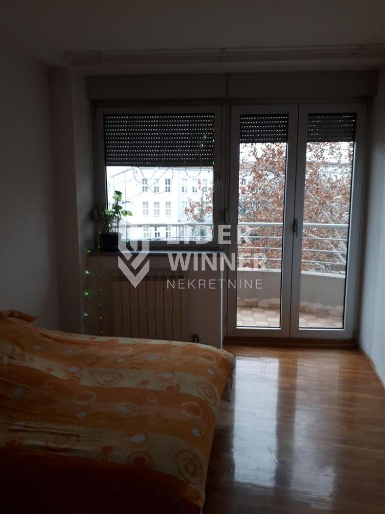 Stan Prodaja Beograd Stan Prodaja Beograd Hram Svetog Save 80 m2
