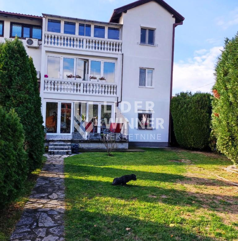 Kuća Prodaja Beograd Bežanijska Kosa 1 350 m2