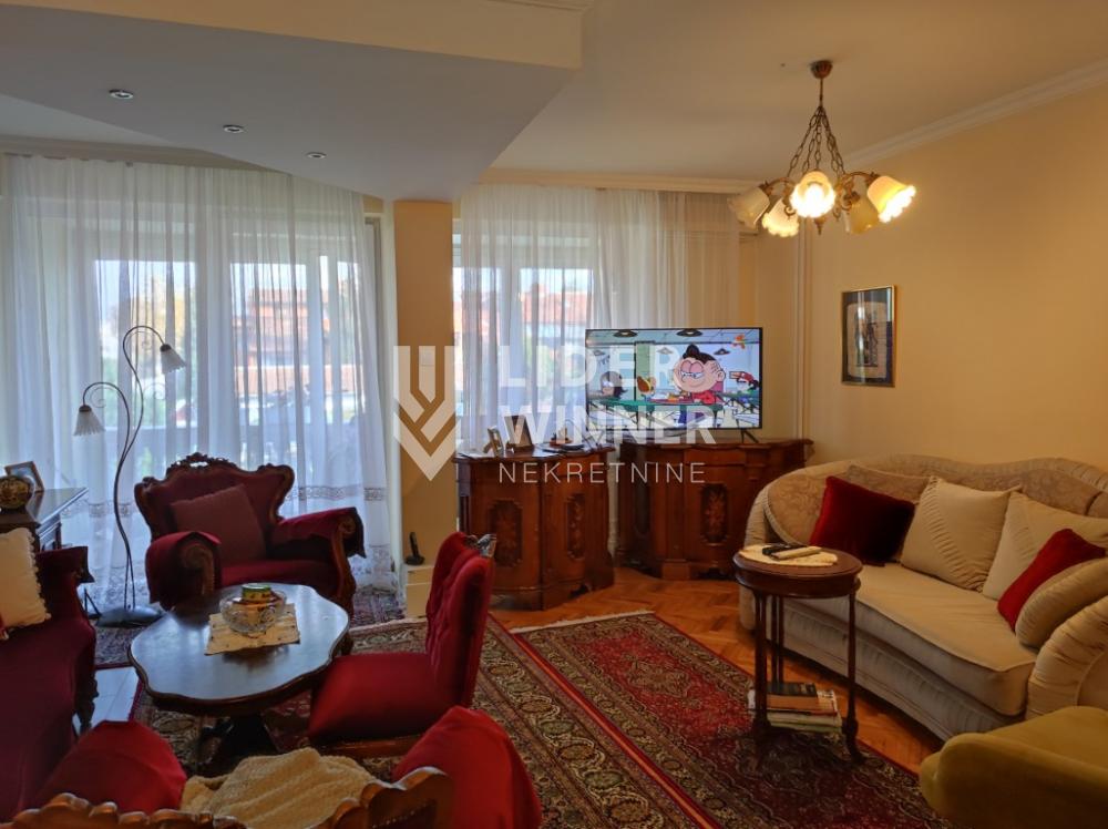 Kuća Prodaja Beograd Kuća Prodaja Beograd Bežanijska Kosa 1 350 m2