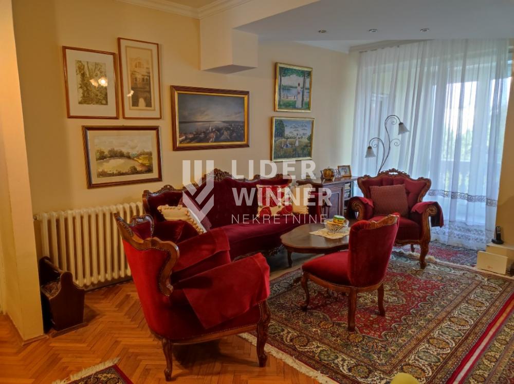 Kuća Prodaja Beograd Kuća Prodaja Beograd Bežanijska Kosa 1 350 m2