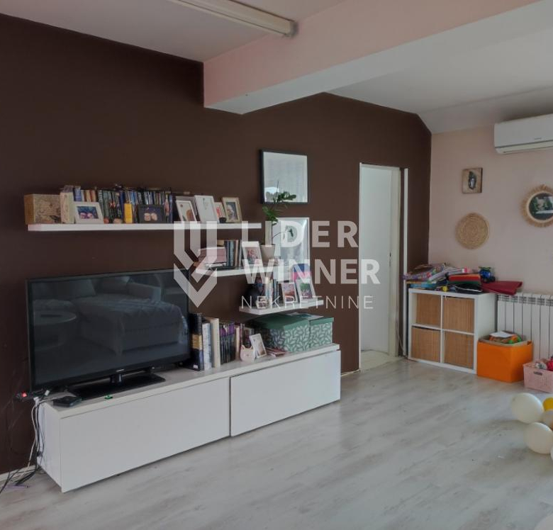 Kuća Prodaja Beograd Bežanijska Kosa 1 350 m2