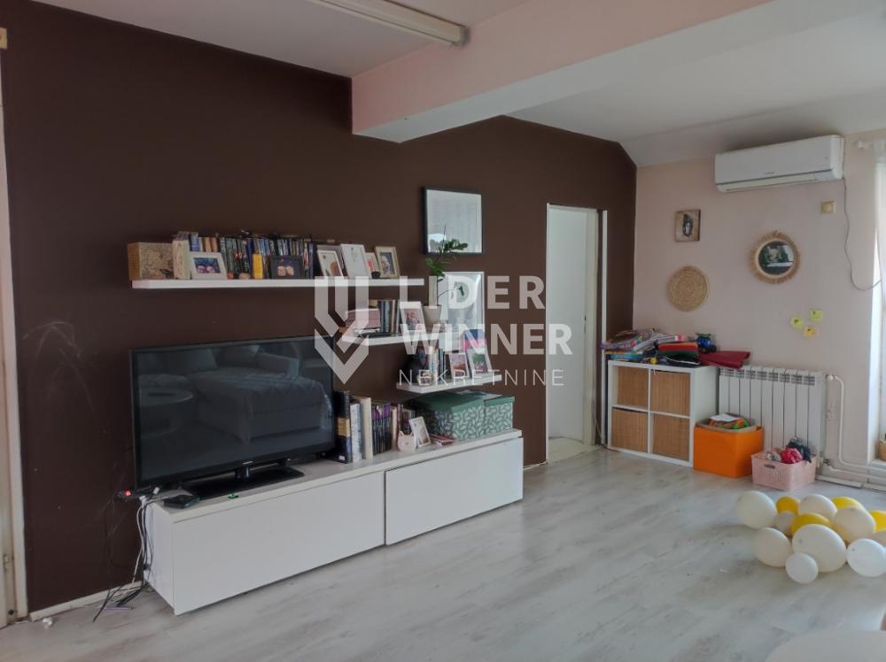 Kuća Prodaja Beograd Kuća Prodaja Beograd Bežanijska Kosa 1 350 m2