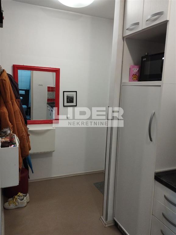 Stan Izdavanje Beograd Studentski Trg 52 m2
