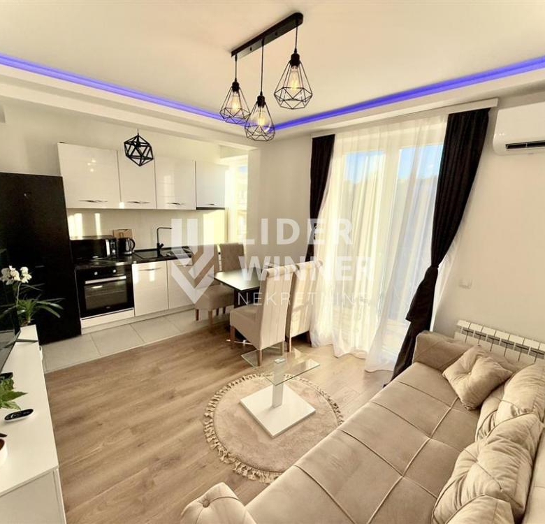 Lux, 2.0 stan, Bulbuder ID#7815.