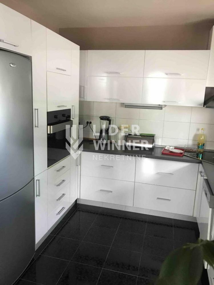 Stan Prodaja Beograd Stan Prodaja Beograd Hram Svetog Save 118 m2