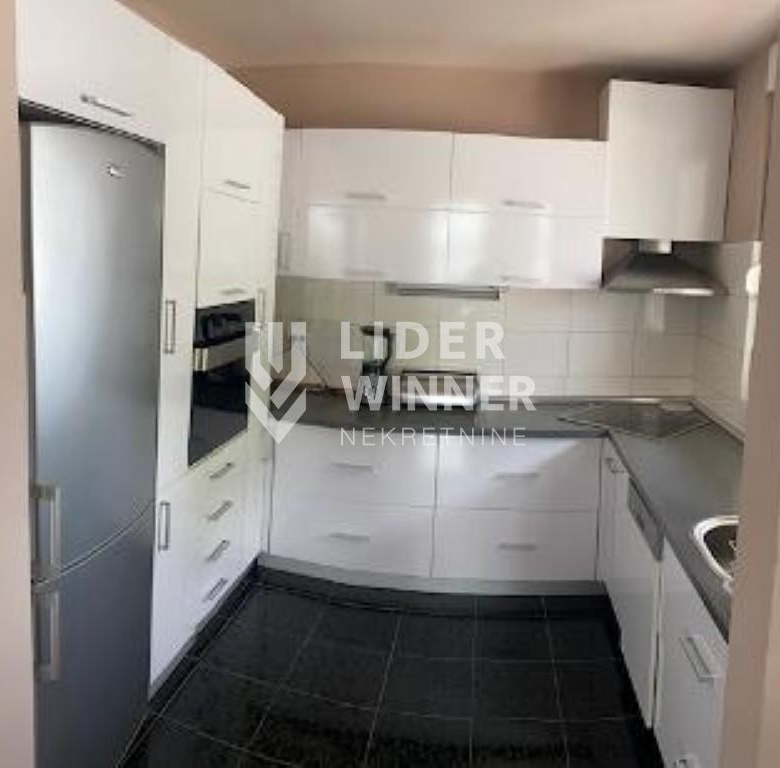 Stan Prodaja Beograd Hram Svetog Save 118 m2