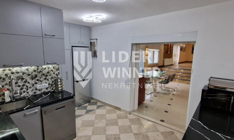 Kuća Izdavanje Beograd Žarkovo 190 m2