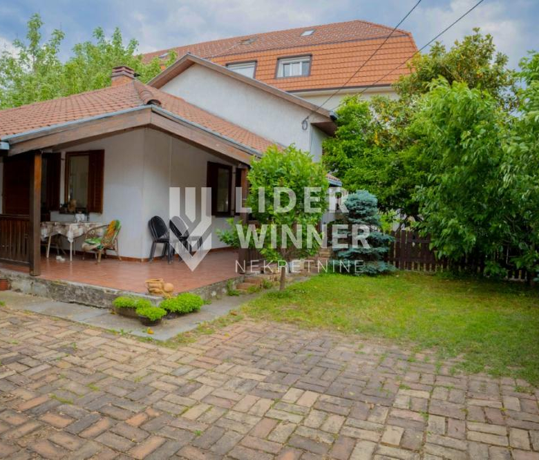 Kuća Prodaja Beograd Bežanijska Kosa 3 182 m2