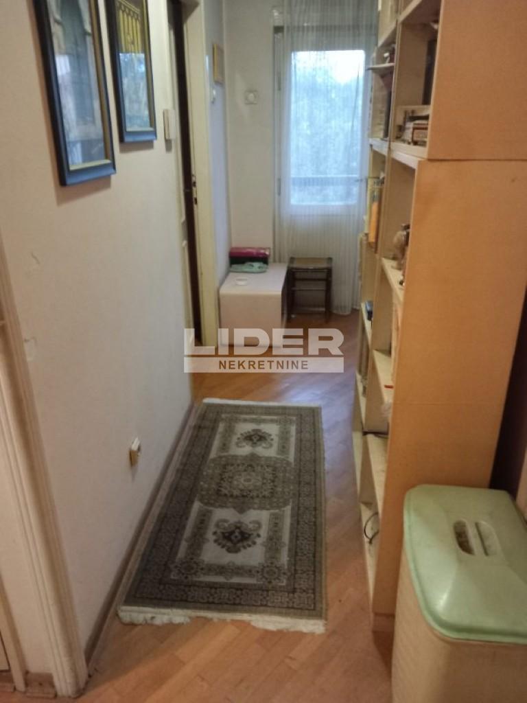 Kuća Prodaja Beograd Mirijevo 240 m2