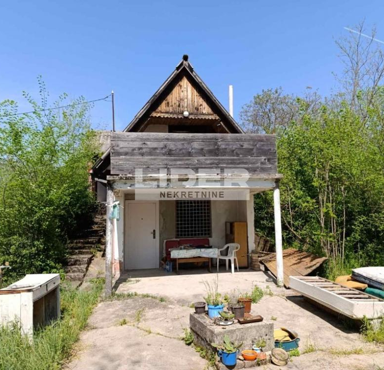 Vikendica, Devojački bunar ID#133185.