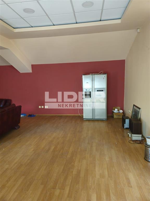 Lokal Izdavanje Beograd Dušanovac 1000 m2