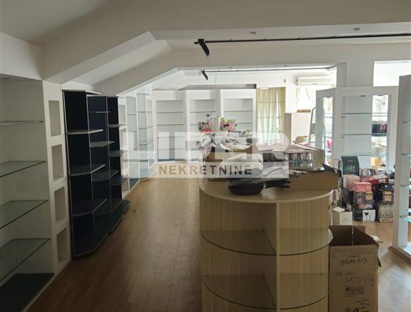 Lokal Izdavanje Beograd Dušanovac 1000 m2