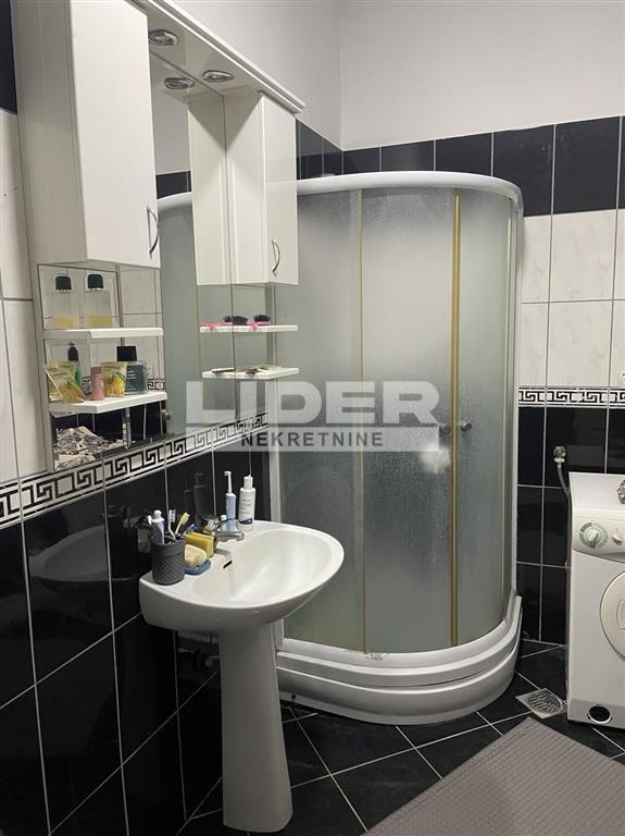 Kuća Prodaja Opovo  347 m2
