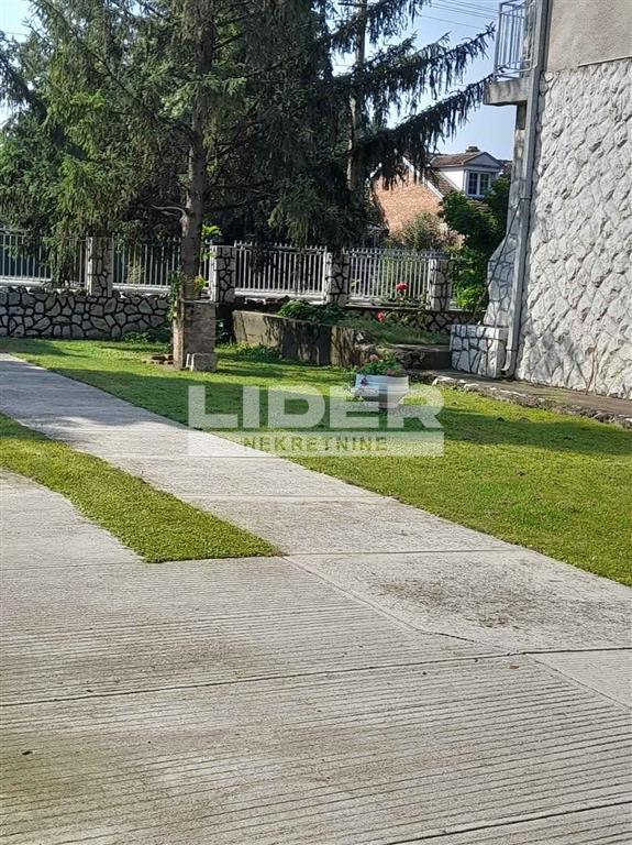 Kuća Prodaja Opovo  347 m2