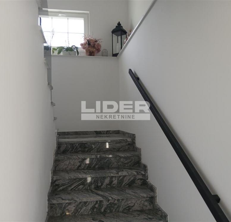Stan Prodaja Beograd Učiteljsko Naselje 150 m2