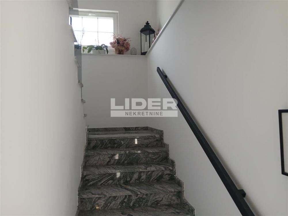 Stan Prodaja Beograd Učiteljsko Naselje 150 m2