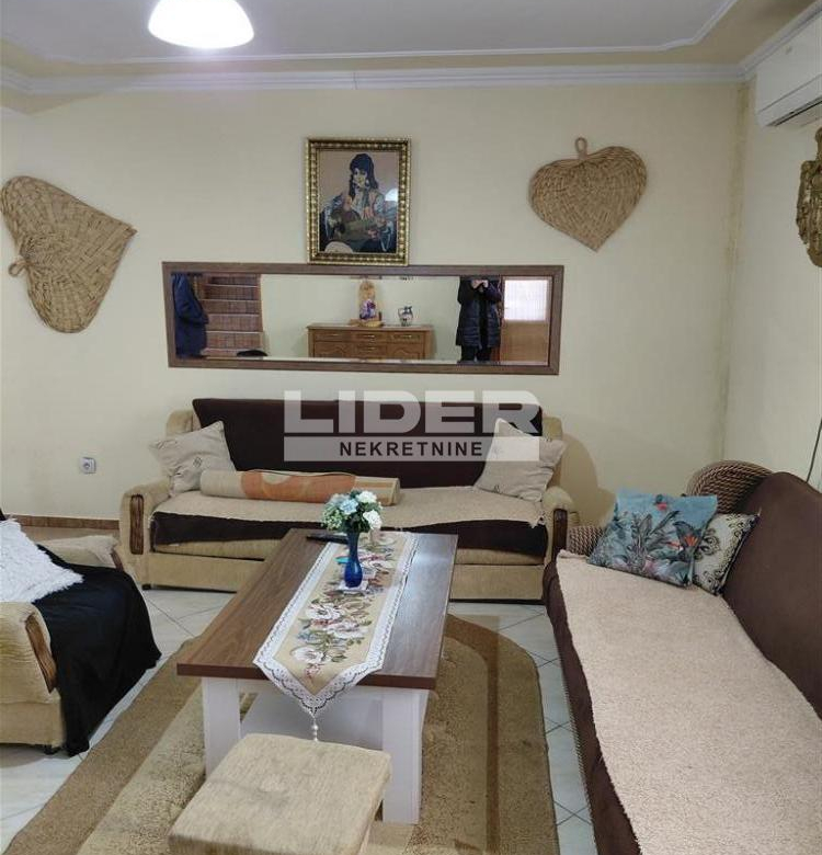 Kuća na 1km od centra Šimanovaca na 10a placa ID#134772.