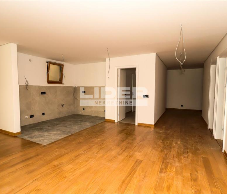 Stan Izdavanje Beograd Hram Svetog Save 261 m2