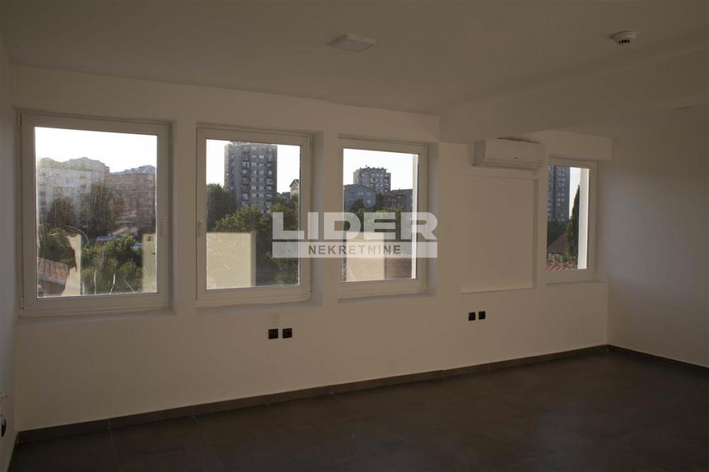 Lokal Izdavanje Beograd Lokal Izdavanje Beograd Karaburma 1450 m2