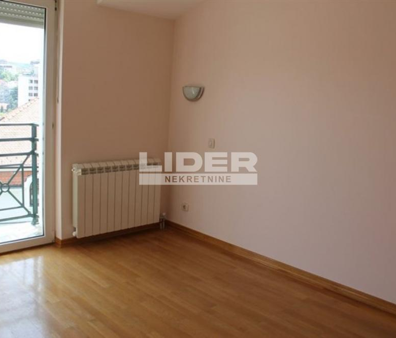 Kuća Prodaja Beograd Dedinje 215 m2