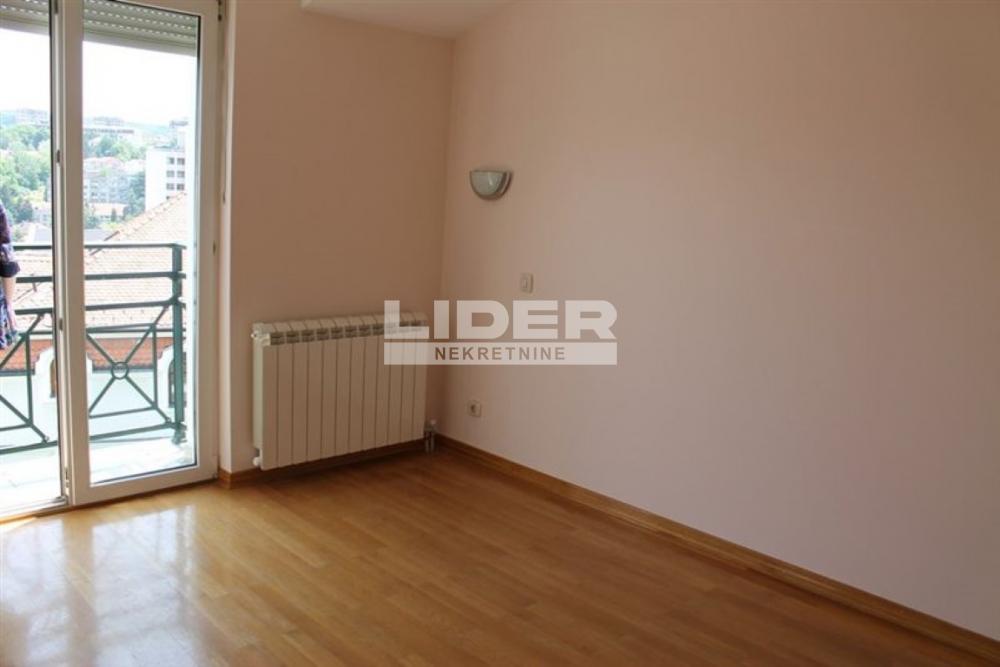 Kuća Prodaja Beograd Dedinje 215 m2