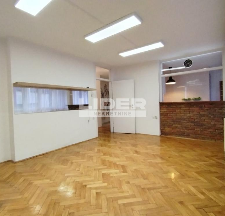 Lokal Izdavanje Beograd Kalenić Pijaca 53 m2