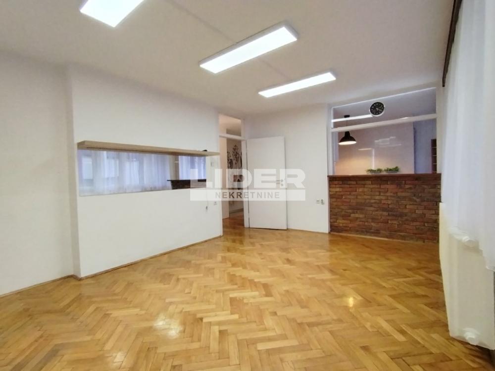 Lokal Izdavanje Beograd Kalenić Pijaca 53 m2