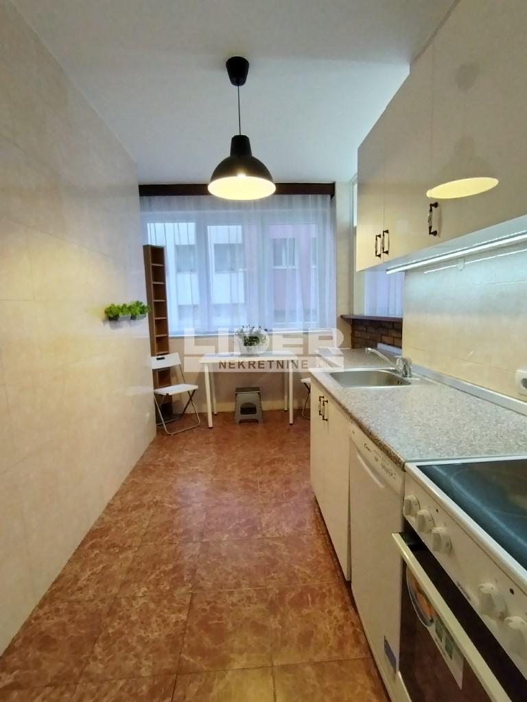 Lokal Izdavanje Beograd Kalenić Pijaca 53 m2