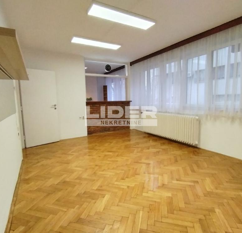 Lokal Izdavanje Beograd Kalenić Pijaca 53 m2