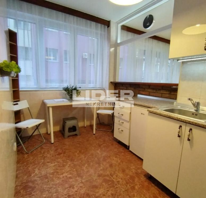Lokal Izdavanje Beograd Kalenić Pijaca 53 m2