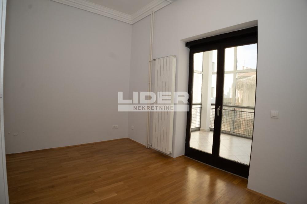 Kuća Izdavanje Beograd Autokomanda 550 m2