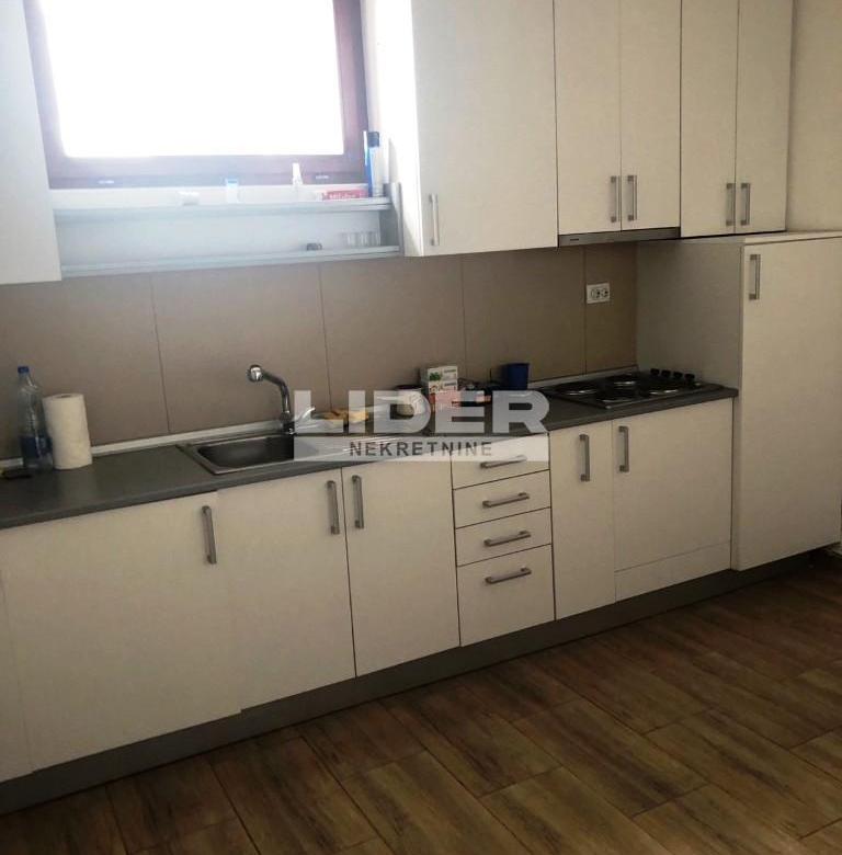 Lokal Izdavanje Beograd  325 m2