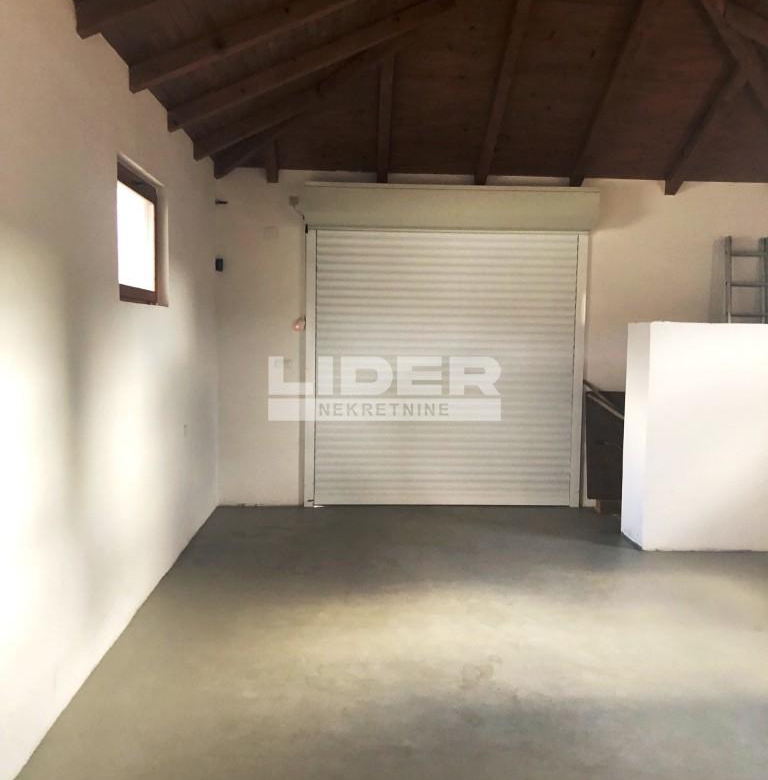 Lokal Izdavanje Beograd  325 m2