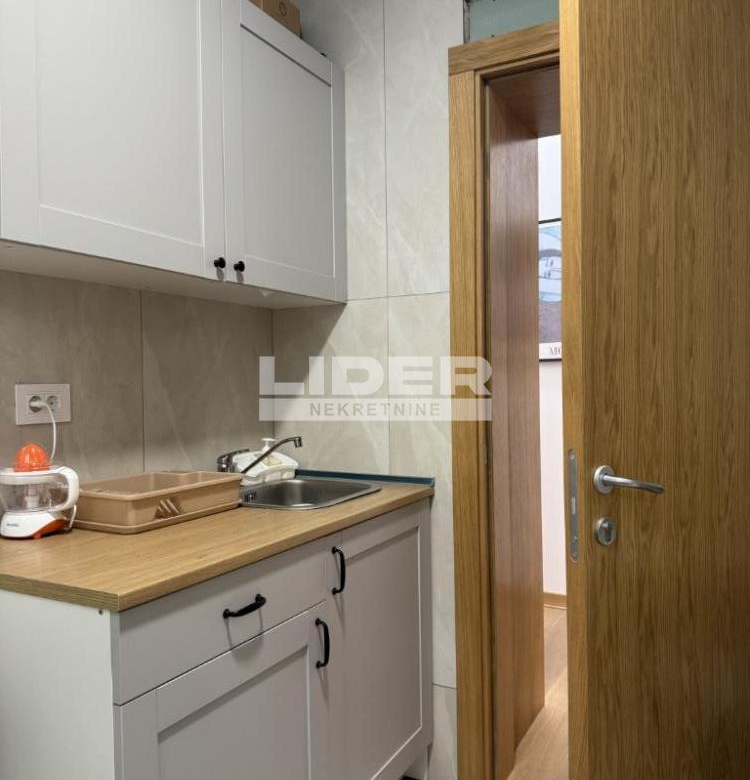 Lokal Izdavanje Beograd Centar (Savski Venac) 60 m2
