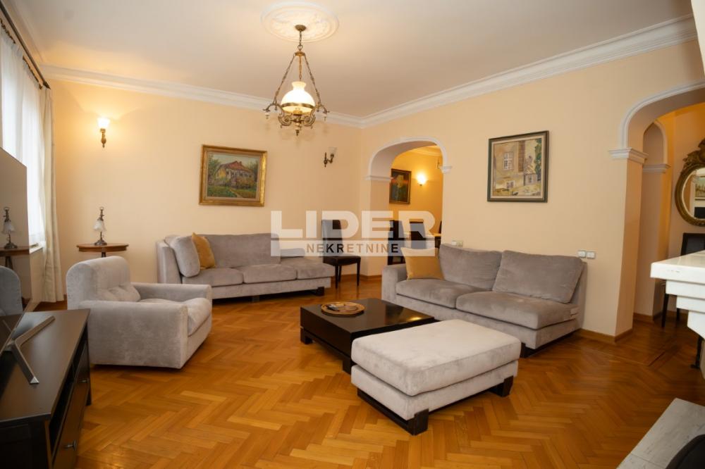 Stan Izdavanje Beograd Kosančićev Venac 150 m2