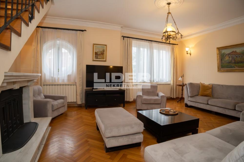 Stan Izdavanje Beograd Stan Izdavanje Beograd Kosančićev Venac 150 m2